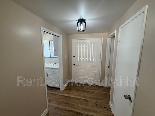 1124 N Old Mill Rd in Azusa, CA - Building Photo - Building Photo