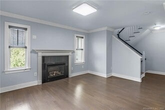 109 Forest St in Stamford, CT - Building Photo - Building Photo