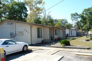 131 Bayou View Dr in Fort Walton Beach, FL - Building Photo