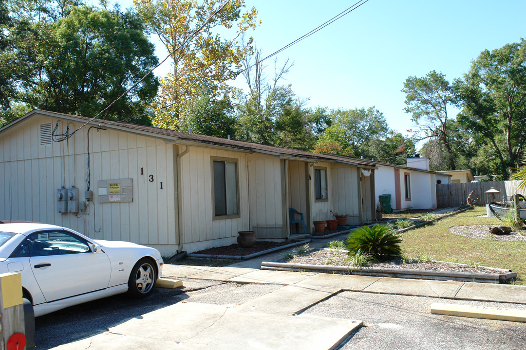 131 Bayou View Dr in Fort Walton Beach, FL - Foto de edificio