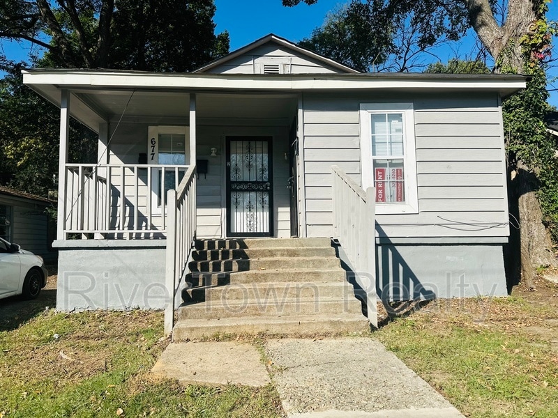 677 Buntyn St in Memphis, TN - Building Photo