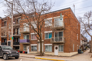 2695 Laurier Av E in Montréal, QC - Building Photo