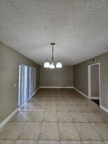 1520 Windorah Way, Unit H in West Palm Beach, FL - Building Photo