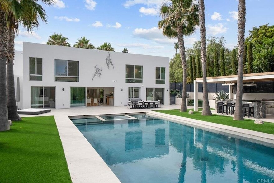 7713 Esterel Dr in San Diego, CA - Building Photo