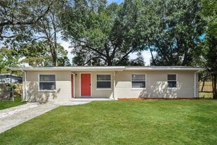 4542 Tarpon Dr in Tampa, FL - Building Photo