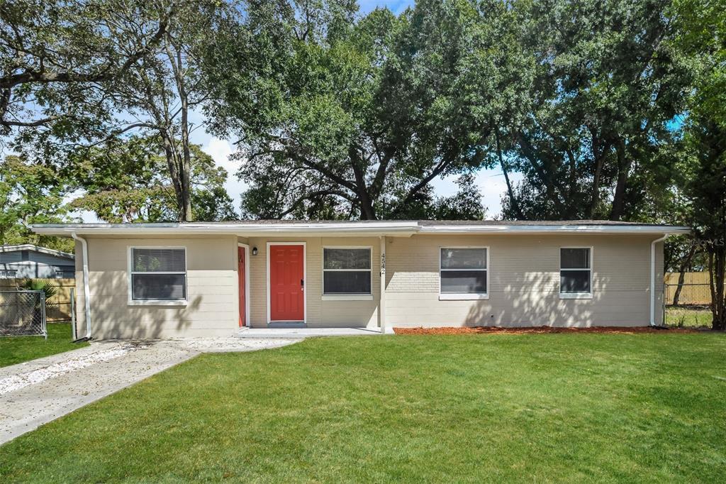 4542 Tarpon Dr in Tampa, FL - Building Photo
