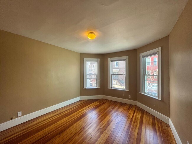38 Calvin St, Unit 1L in Somerville, MA - Building Photo - Building Photo