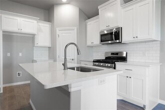 1013 SE 30th St in Moore, OK - Building Photo - Building Photo