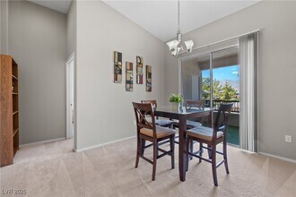 1012 Domnus Ln in Las Vegas, NV - Foto de edificio - Building Photo