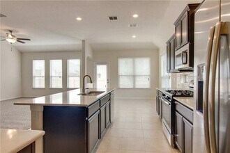 511 Puerta Vallarta Ln in Austin, TX - Building Photo - Building Photo