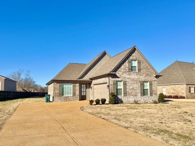 103 Carolina Point in Senatobia, MS - Building Photo - Building Photo