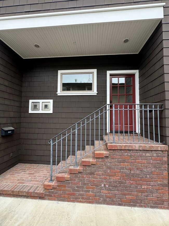 943-945 Paloma Ave in Burlingame, CA - Building Photo - Building Photo