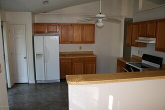 504 Tall Pine Ct in Midway Park, NC - Building Photo - Building Photo