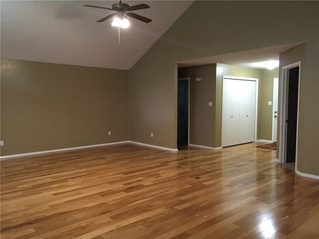 109 Simpson Ave in Cedar Creek, TX - Building Photo - Building Photo