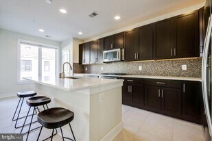 1224 Main Line Blvd in Alexandria, VA - Building Photo