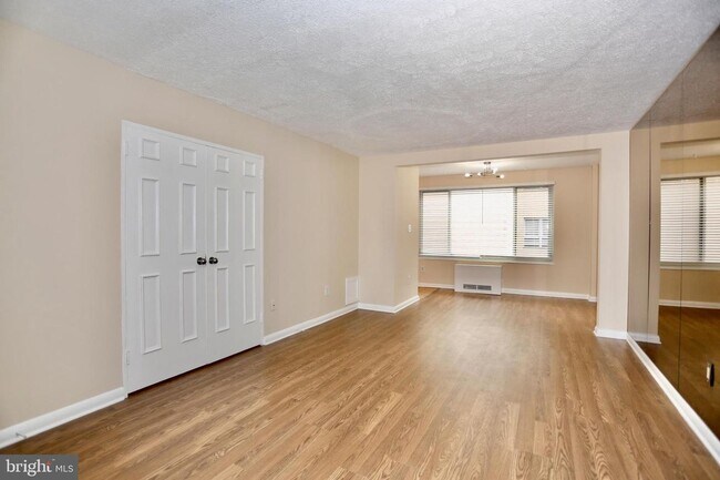 1727 Massachusetts Ave NW in Washington, DC - Building Photo - Building Photo
