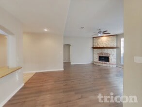 114 Cole St in Forney, TX - Foto de edificio - Building Photo