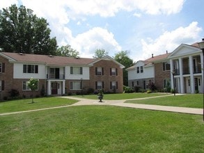 Hickory & Penngrove Village in Hermitage, PA - Building Photo - Building Photo