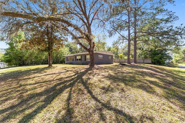 414 NW 36th Terrace in Gainesville, FL - Building Photo - Building Photo