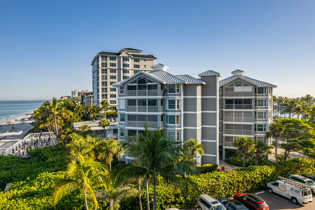 Phoenician Sands in Naples, FL - Foto de edificio - Building Photo