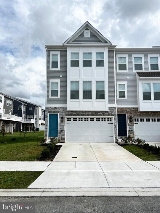 311 Andrew Ct in Middletown, DE - Building Photo
