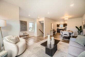 1815 SW 96th Ln in Seattle, WA - Building Photo - Building Photo