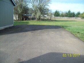 4218 Long St in Sweet Home, OR - Building Photo - Building Photo