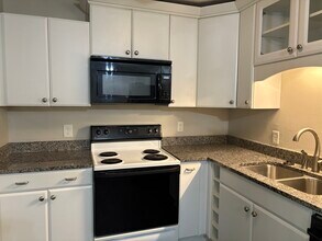 714 Ashlawn Pl in Nashville, TN - Building Photo - Building Photo