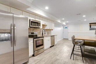 521 Columbia Rd NW in Washington, DC - Building Photo - Building Photo