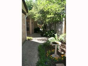 7922 Ridgeline N in Austin, TX - Foto de edificio - Building Photo