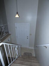 5903 Creek View Dr in Kansas City, MO - Building Photo - Building Photo