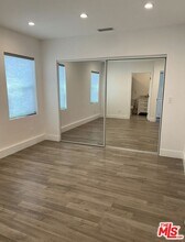 17139 Sherman Way in Los Angeles, CA - Building Photo - Building Photo
