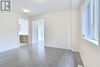 92 Monteith Dr in Brantford, ON - Building Photo - Building Photo
