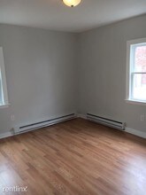 134 Pearl St-Unit -Apt 3 in Somerville, MA - Building Photo - Building Photo