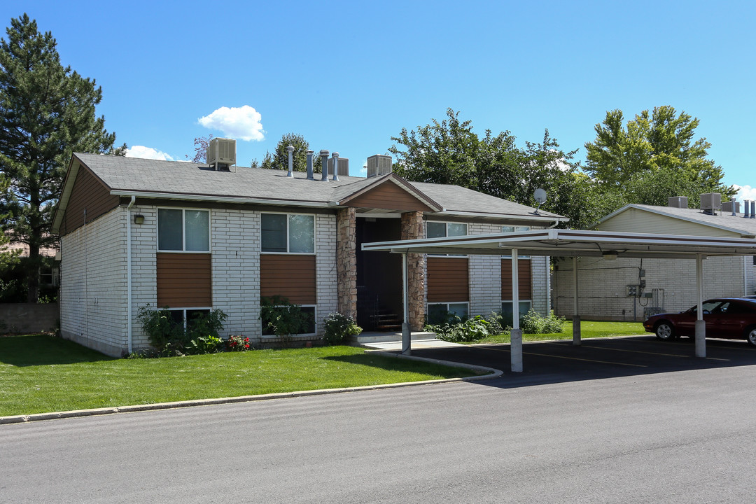 All Season Villas in Salt Lake City, UT - Building Photo