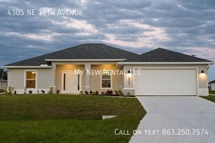 4305 NE 11th Ave in Cape Coral, FL - Building Photo