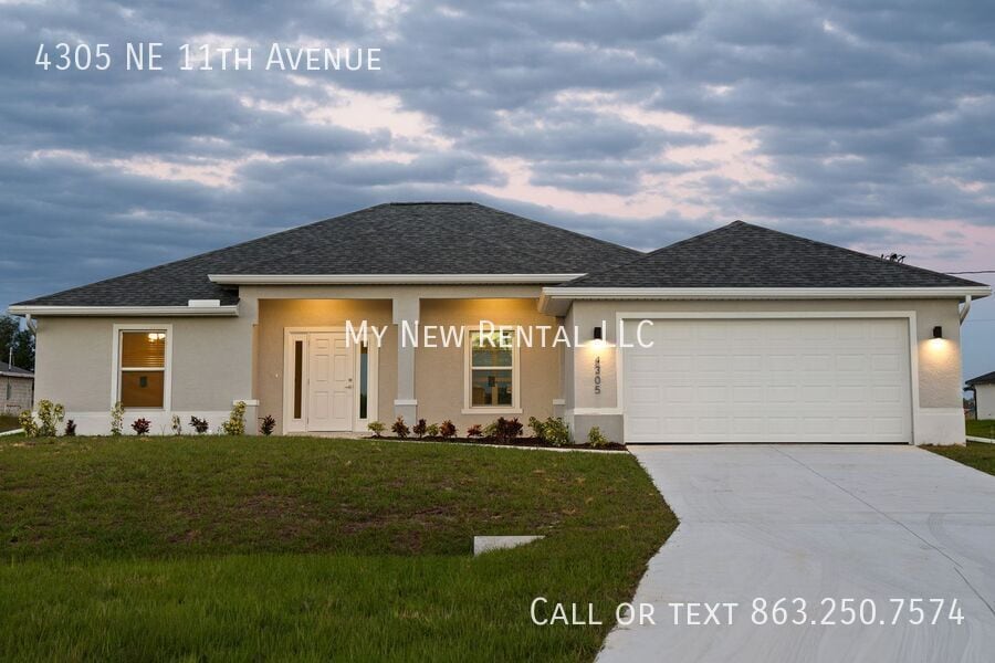 4305 NE 11th Ave in Cape Coral, FL - Building Photo