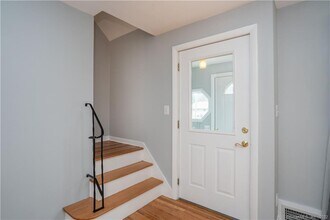 34 John Smith Dr in West Hartford, CT - Building Photo - Building Photo