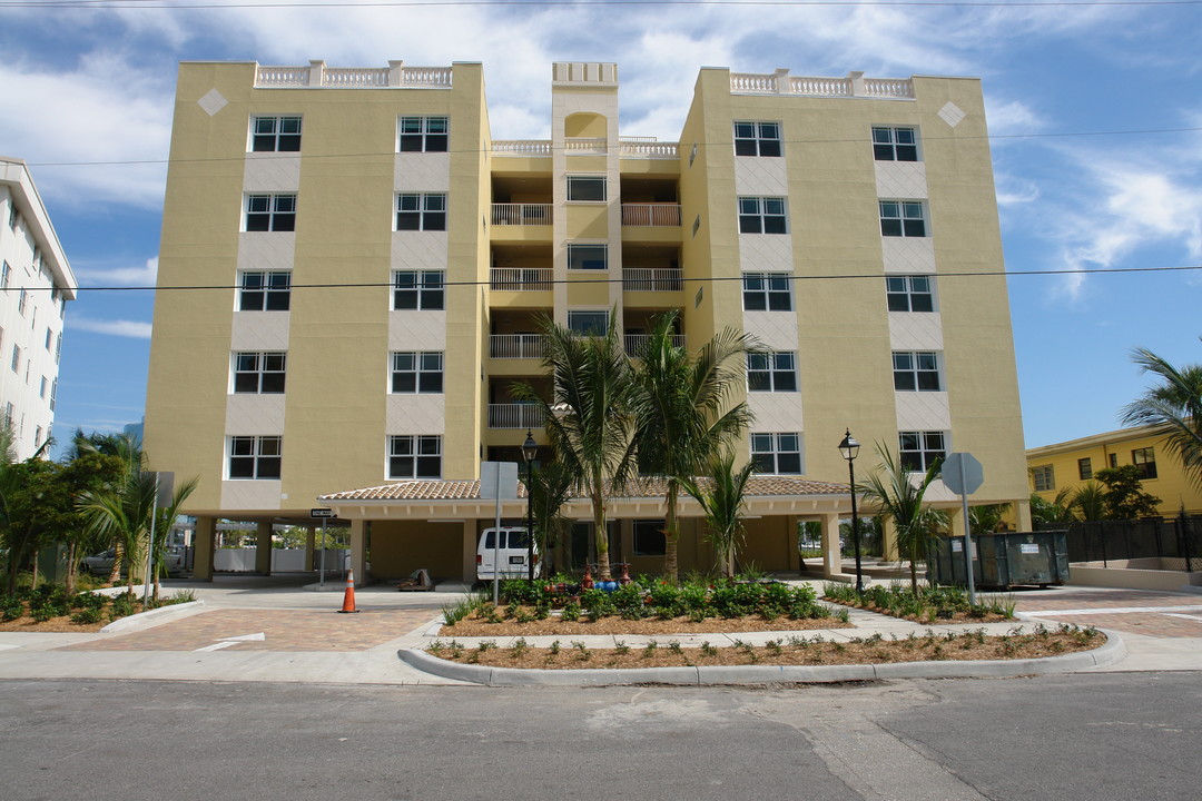 Harbor View in Sarasota, FL - Building Photo