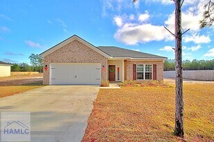 1560 Arnall Dr in Allenhurst, GA - Building Photo