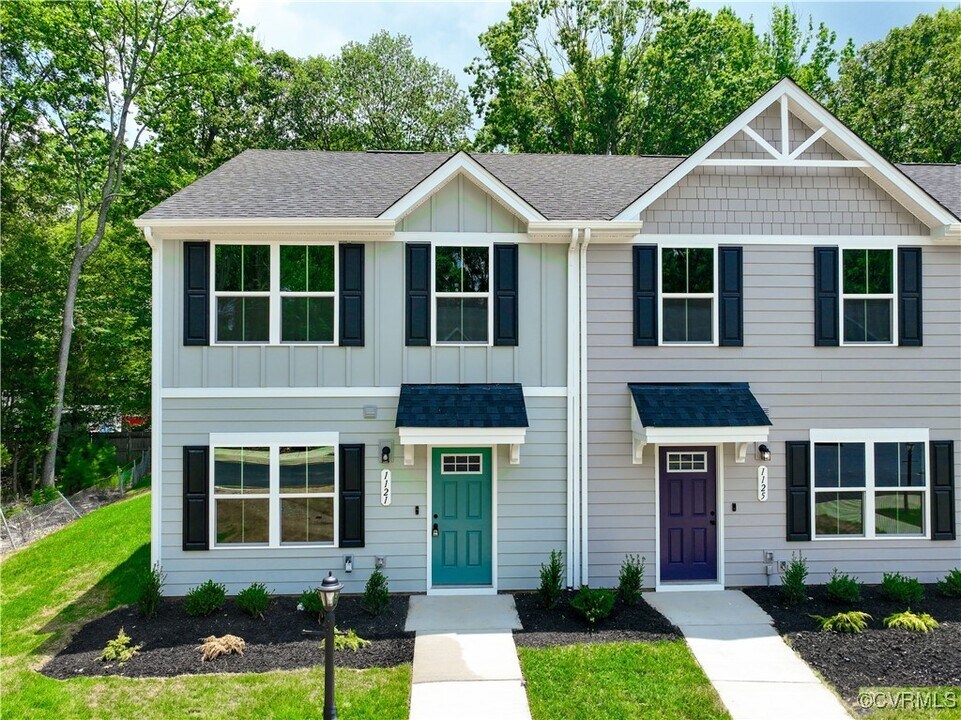 1121 Canterbury Rdg Rd in Richmond, VA - Building Photo