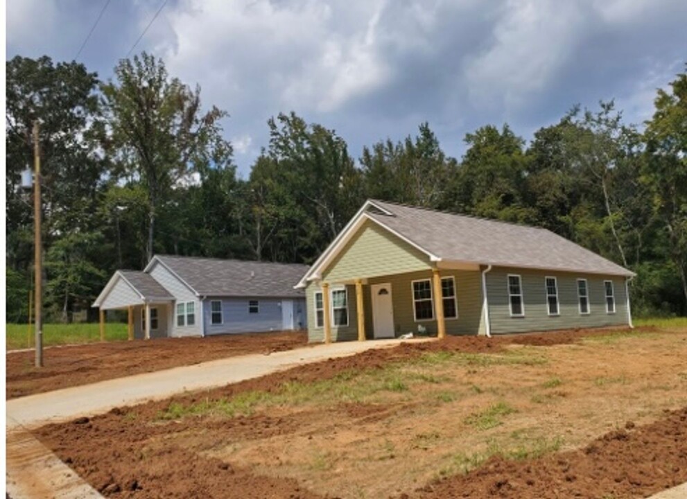 713 Inspire Ave in Anniston, AL - Building Photo