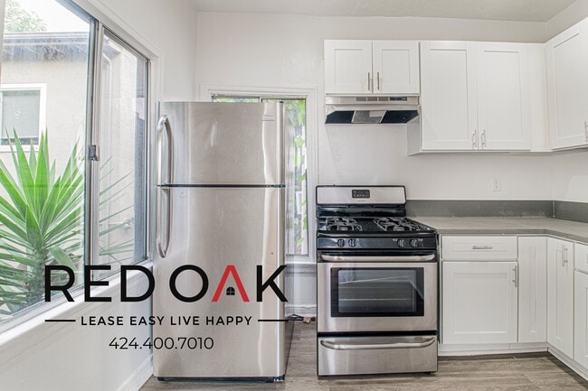 4811 Melrose Ave in Los Angeles, CA - Building Photo - Building Photo