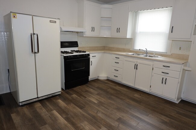 521 Dewey Ave in Goshen, IN - Building Photo - Building Photo