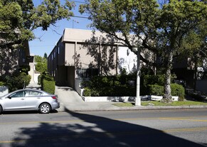 10815 Camarillo St in North Hollywood, CA - Building Photo