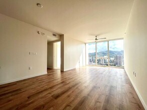 888 Kapiolani Blvd in Honolulu, HI - Foto de edificio - Building Photo