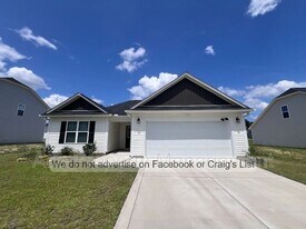 1717 Ramsdale Rd in Hope Mills, NC - Building Photo