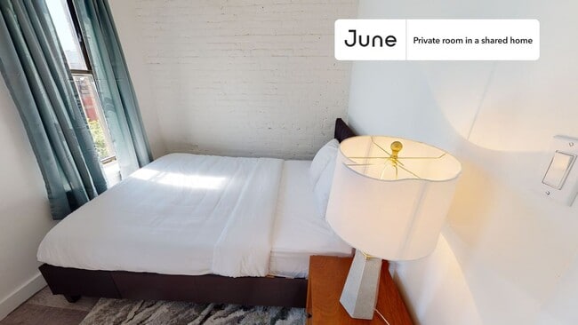 Private bedroom in 2 bed/1 bath Home in New York, NY - Building Photo - Building Photo