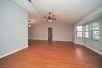 1068 Pineapple Ave NE in Palm Bay, FL - Building Photo - Building Photo