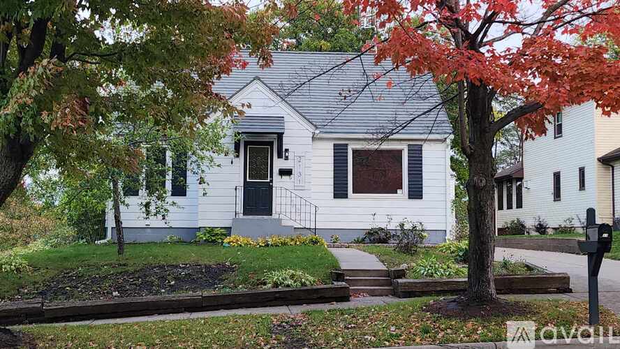 2131 14th St in Eau Claire, WI - Building Photo